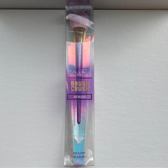 Real Techniques by Sam & Nic Limited Edition Makeup Beauty Blush Brush NWT - Picture 1 of 10